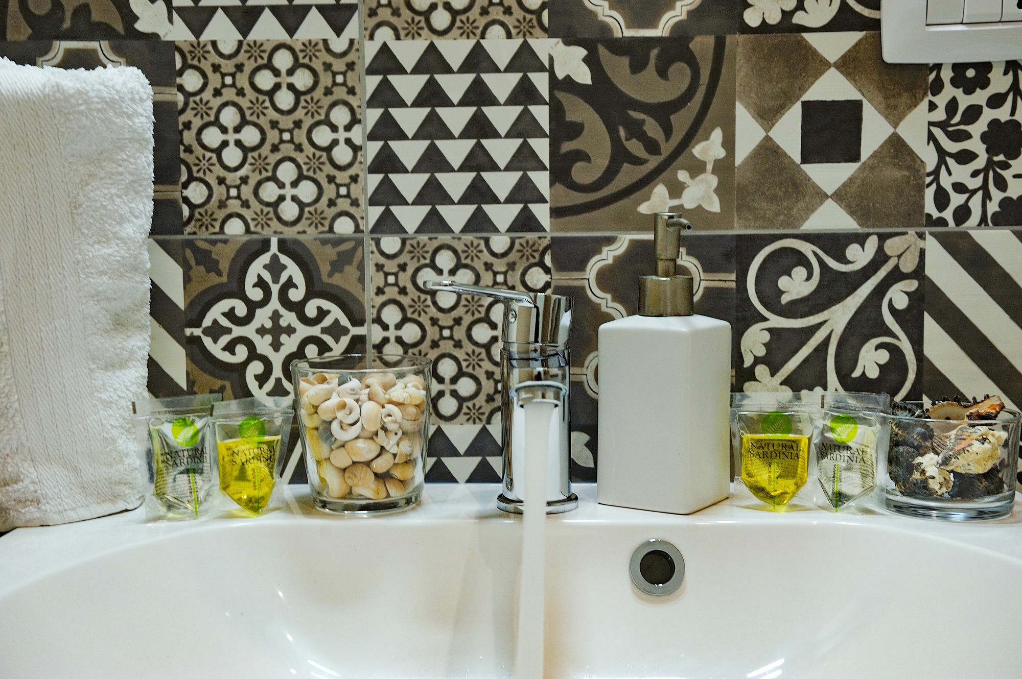 קליארי Onda Marina Rooms מראה חיצוני תמונה